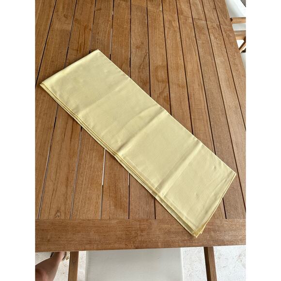 Tablecloth Yellow 50" x 68" - Picture 4 of 8